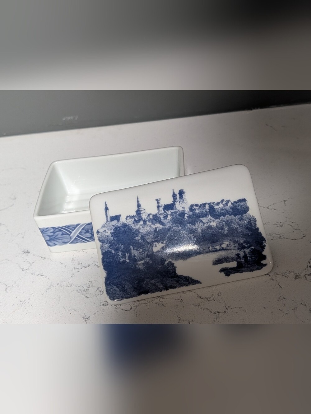 Vintage Estee Lauder White Porcelain Trinket Box  Pretty Blue Scenary From Japan